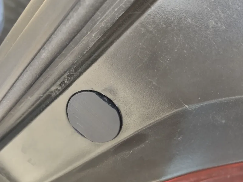 Chevrolet Cruze Arka Lamba Montaj Cıvataları Kapağı