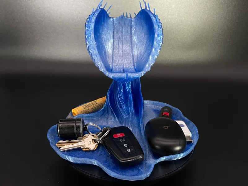 Venus Flytrap Phone Stand & Catchall
