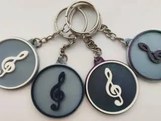 Treble clef circle keychain
