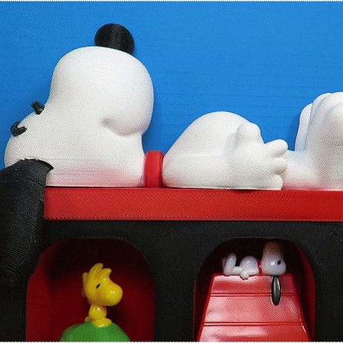 SNOOPY GANSIPREMIO DISPLAY CASE