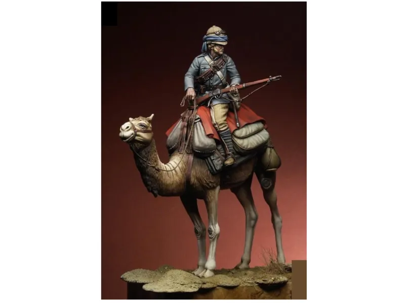 Realistico Cavaliere Coloniale Storico su Cammello