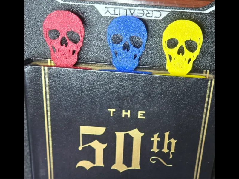 Skull Bookmark - Minimalist Gothic Reader Clip & Page Marker
