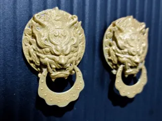Kirin door knocker