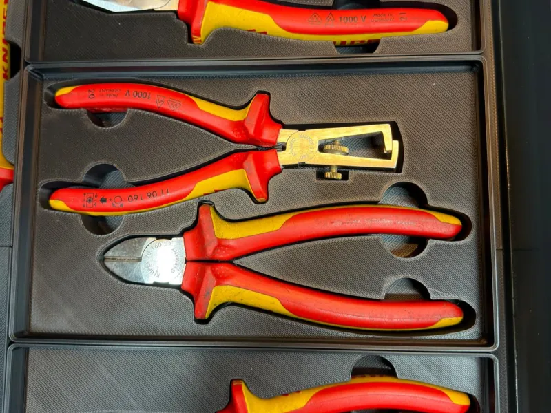 Gridfinity Knipex 11 06 160 & 70 06 160 Combo Cutout
