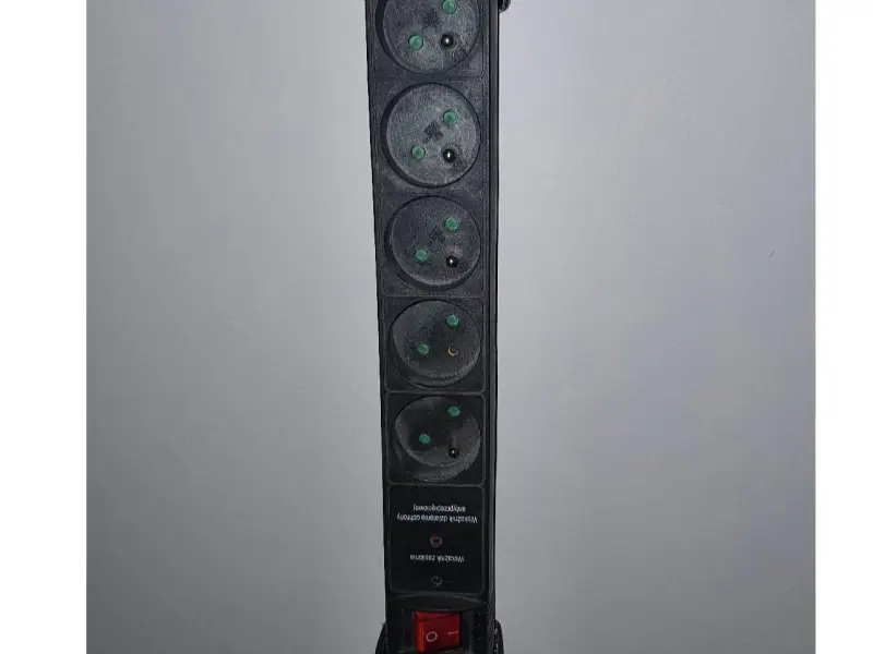 電源タップ用壁掛けマウント
