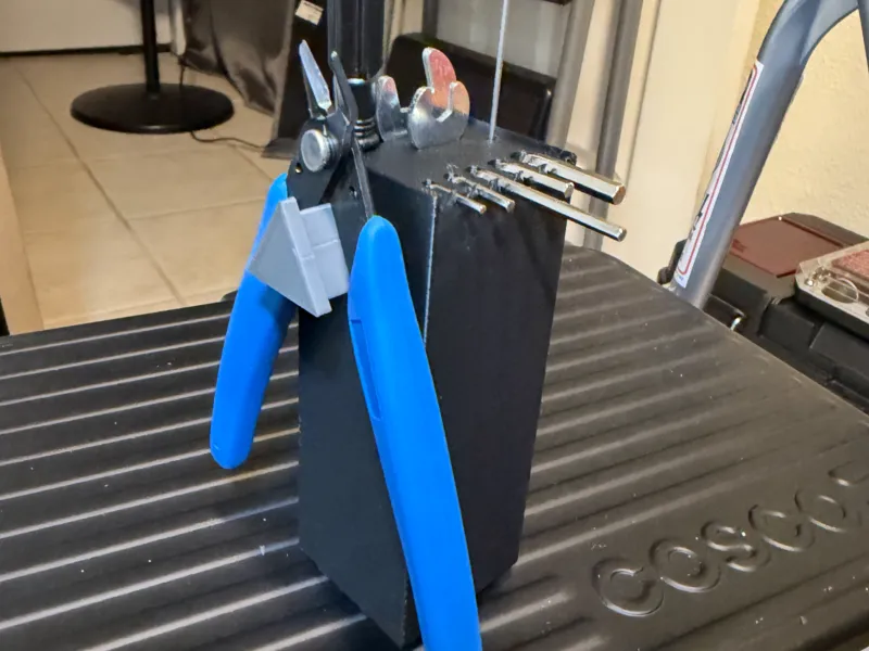 1x1 Gridfinity Ender 3 V3 KE storage with snips hangar