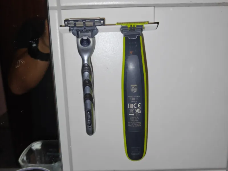 Razor Holder (Mach3 & One Blade)