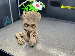 Groot desk flower vase