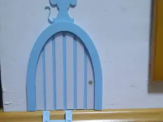 Puerta ratón Pérez