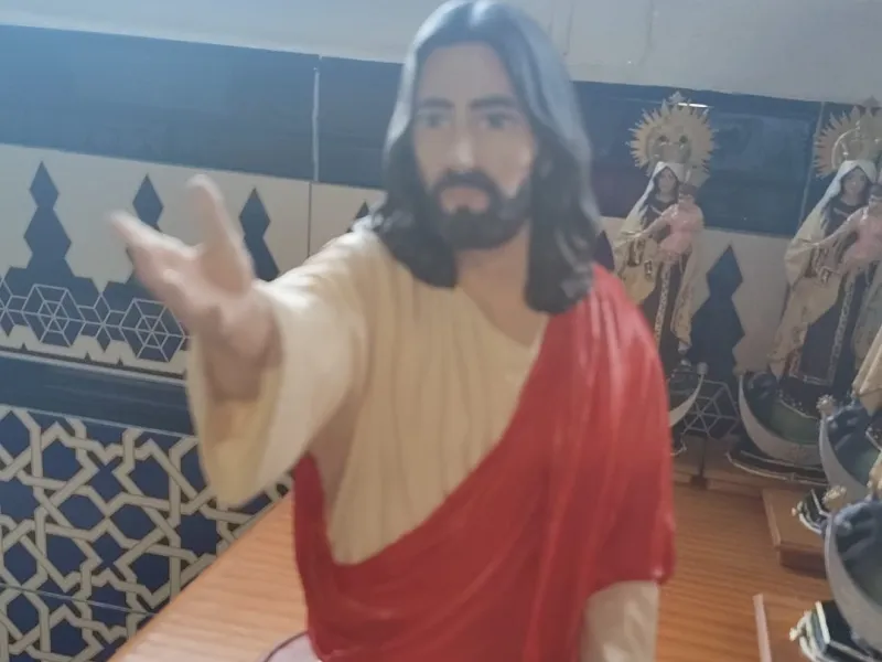 cristo te tiende su mano