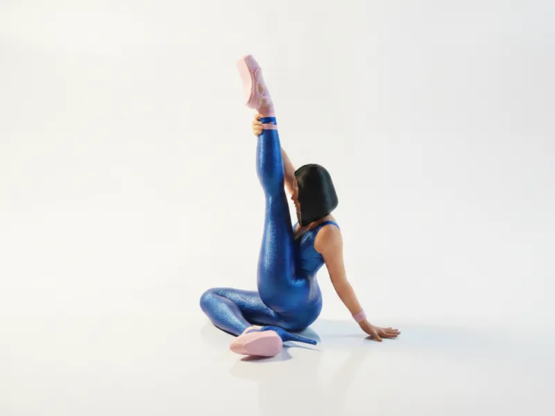 Statuetta 3D stampabile di figura femminile in allungamento per lo yoga