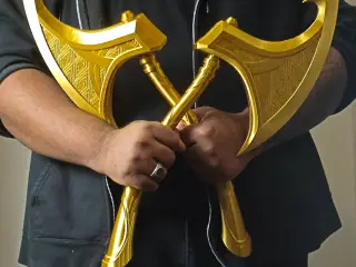 Marvel Rivals: Angela's Axes of Ichors Prop