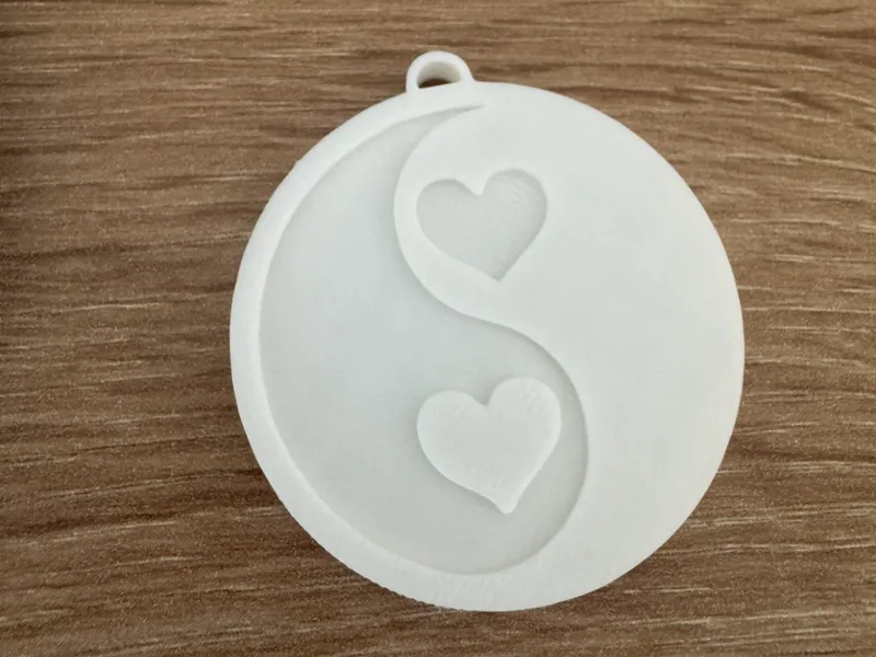 Portachiavi Yin Yang con cuori