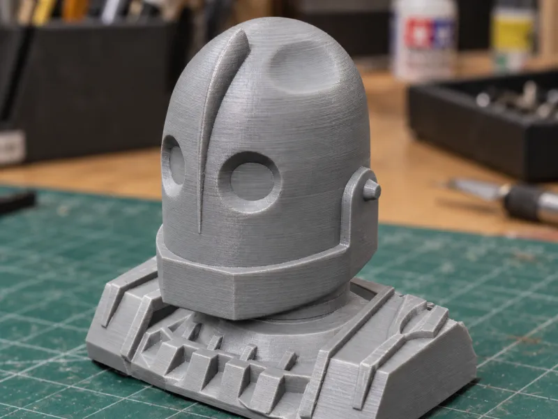 Iron Giant - Headphone stand with moveable head!
