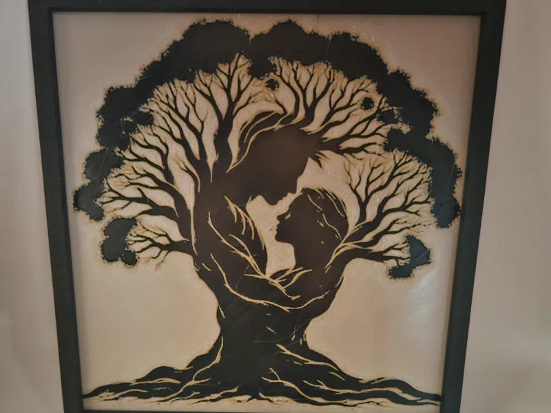 AMOUREUX ARBRE AVEC COULEURS