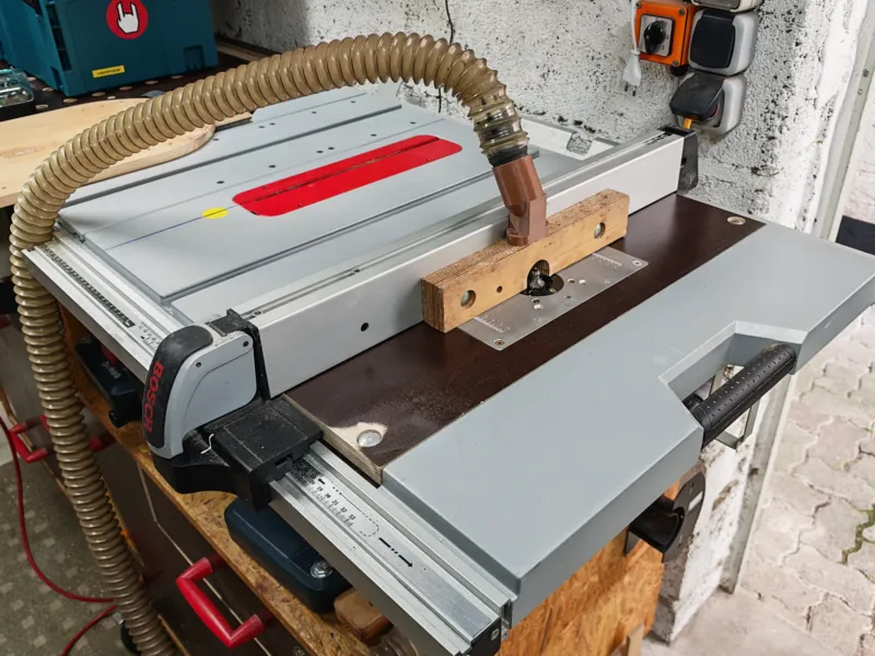 Bosch GTS10XC Dust Extractor Adapter – Router Table Adapter