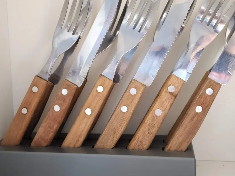 Steak cutlery storage block