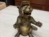 Buc-EEs Statue-0