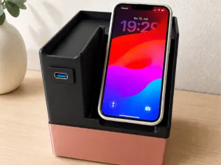 Solar-Phone-Charging-Station