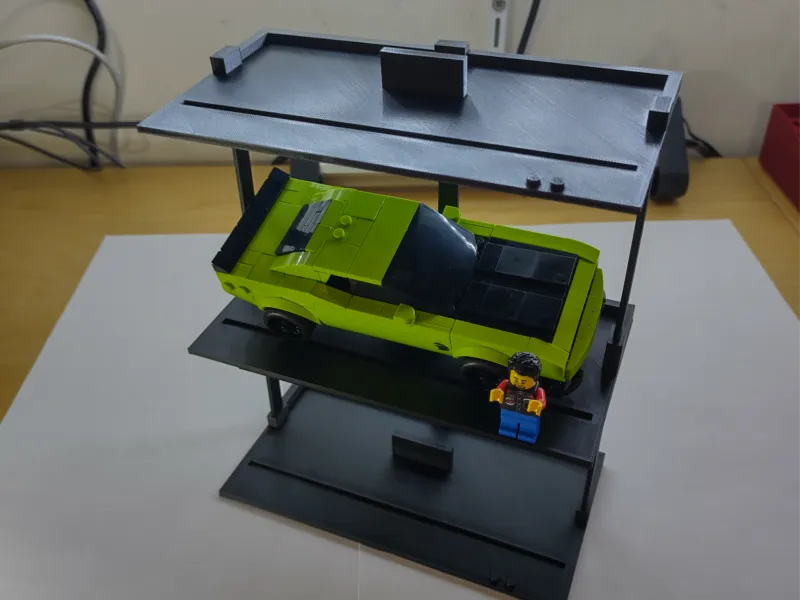 Expandable modular Lego speed champions display stand