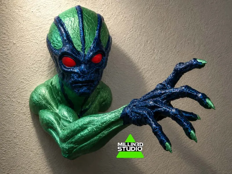 Resident Alien Wall Mount