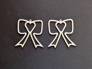 Bow earrings with heart