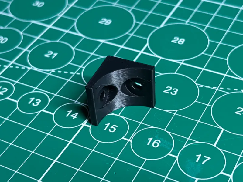 Angle pour meubles 20x20mm