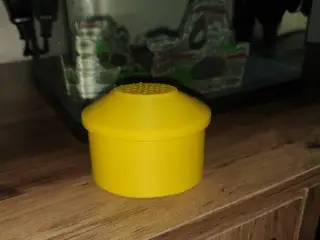 Fish food dispenser