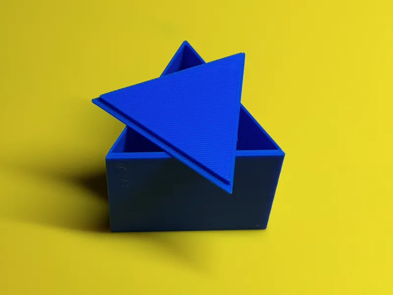 Scatola regalo triangolare