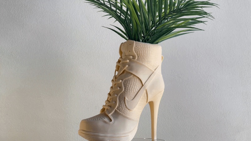 SNEAKER STILETTO PLANTER - MEERKLEURIGE EN TEXTUURLOZE VERSIE