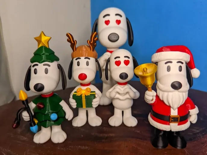 snoopy Santa's helper