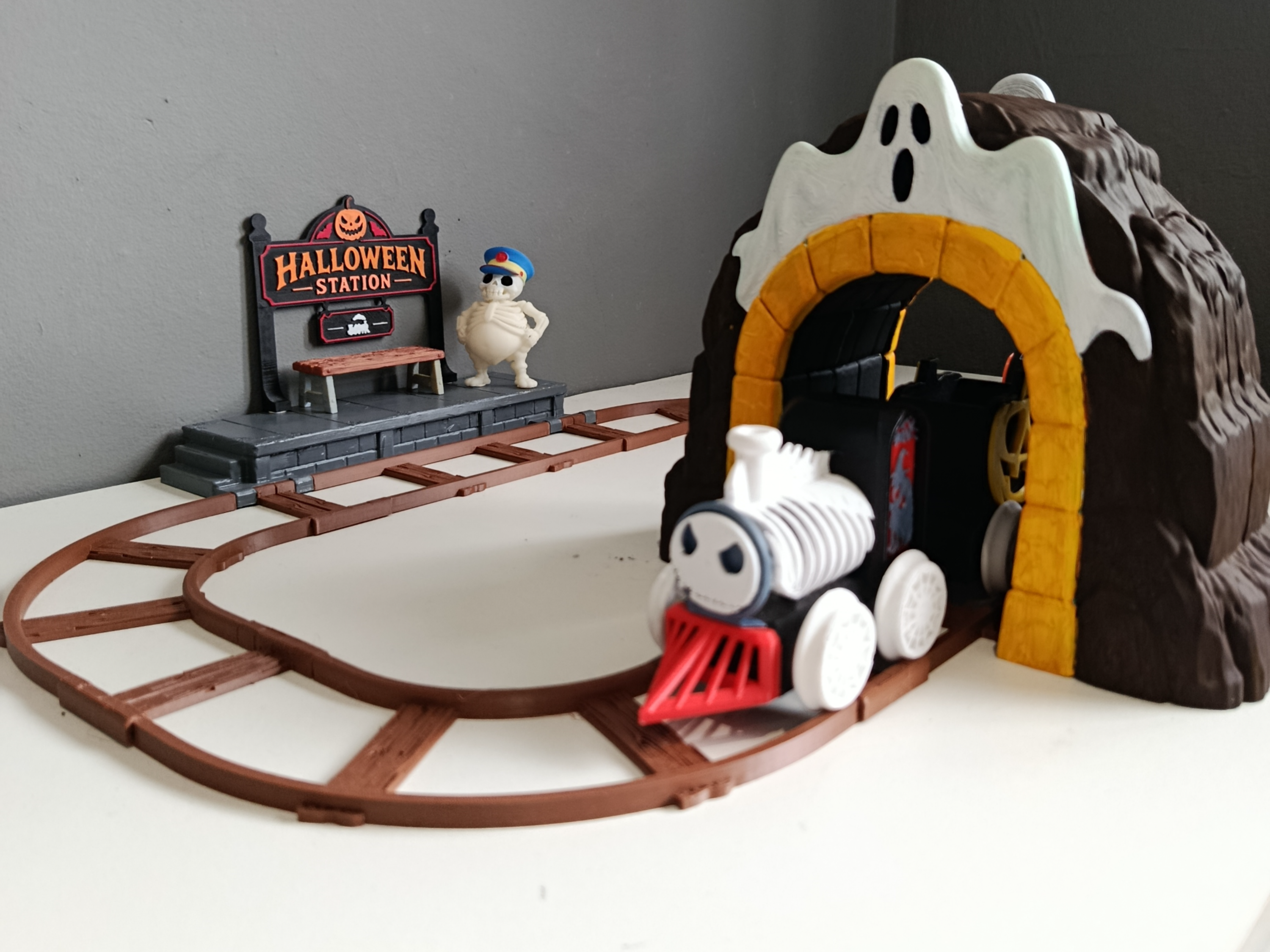 Halloween Express Train station STL & 3MF File for 3D Printing | Other ...