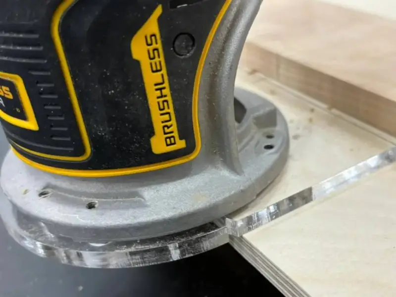 Dewalt Palm Router Base Place (DCW600)