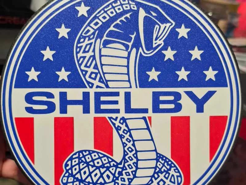 Световой короб Shelby в красно-бело-синих цветах