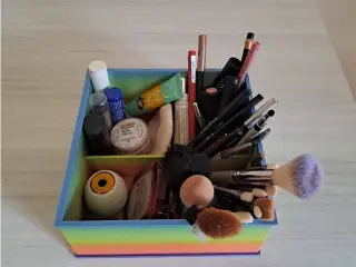 MIXED OBJECT CONTAINER 2