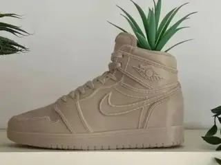 Nike flower pot