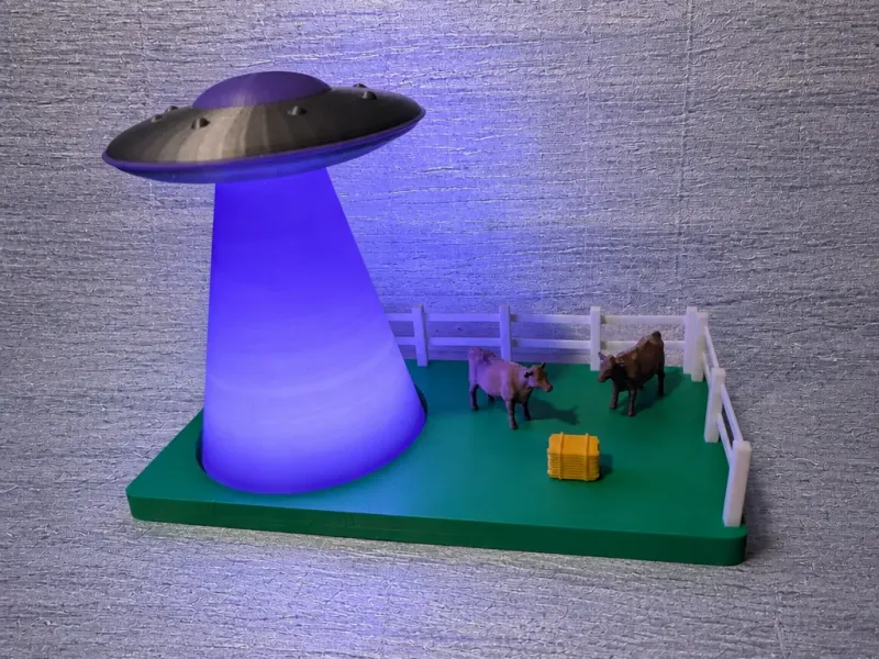 UFO Abduction Scene Lamp