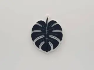 Monstera Deliciosa Leaf Keychain #1