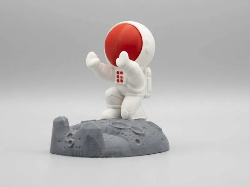 Astronaute porte-téléphone