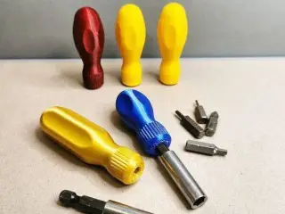 Screwdriver hex-bit handle