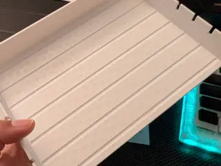 Space-Saving Lid Storage