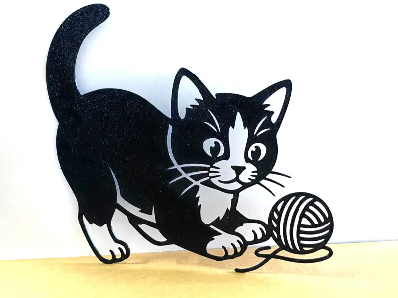 Kitten with a ball of yarn-creality-co