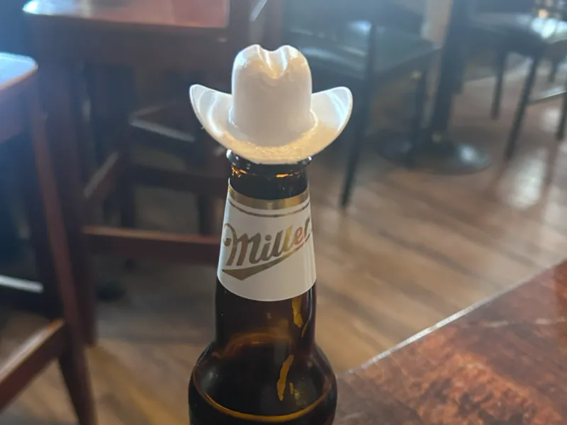 Copri bottiglia a forma di cappello da cowboy