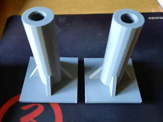 Soporte con rosca para sujetar dos componentes
