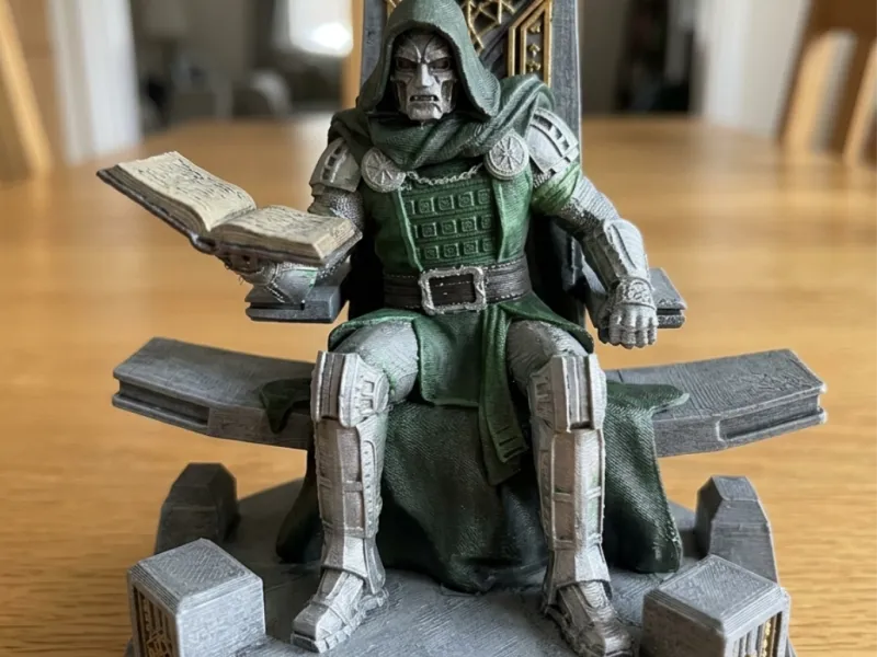 Doctor Doom - Trono del Día del Juicio