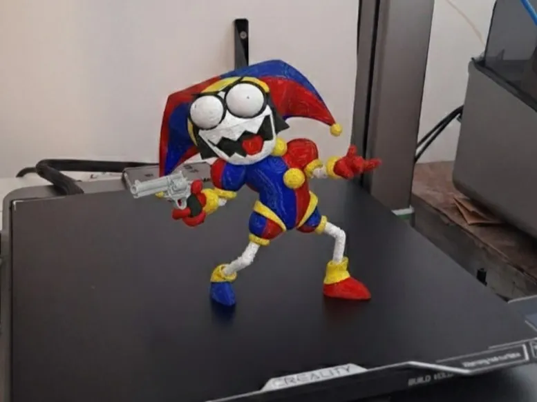 Pomni with gun