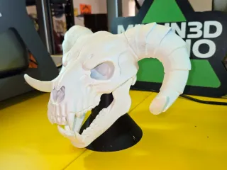 Fallout Deathclaw SKULL with Secret Stash area in stand