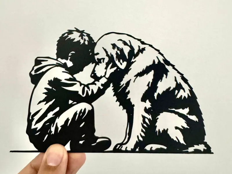 Perro y niño emotivos