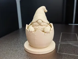 Gnome in Cracked Egg – Cute Spring & Easter Decor