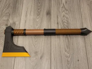 One hand axe